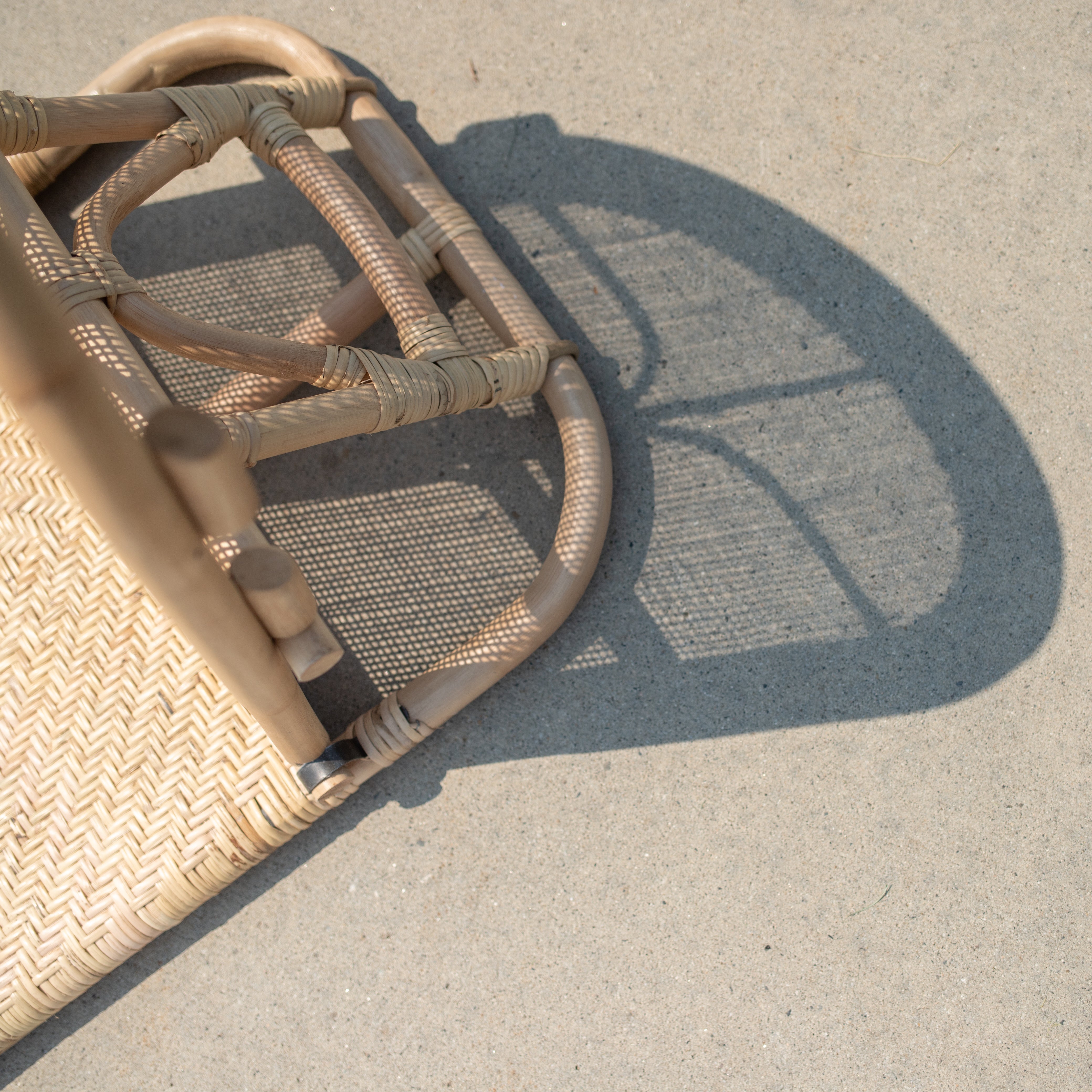 LIMÒN Rattan Beach Lounger