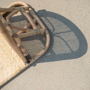LIMÒN Rattan Beach Lounger